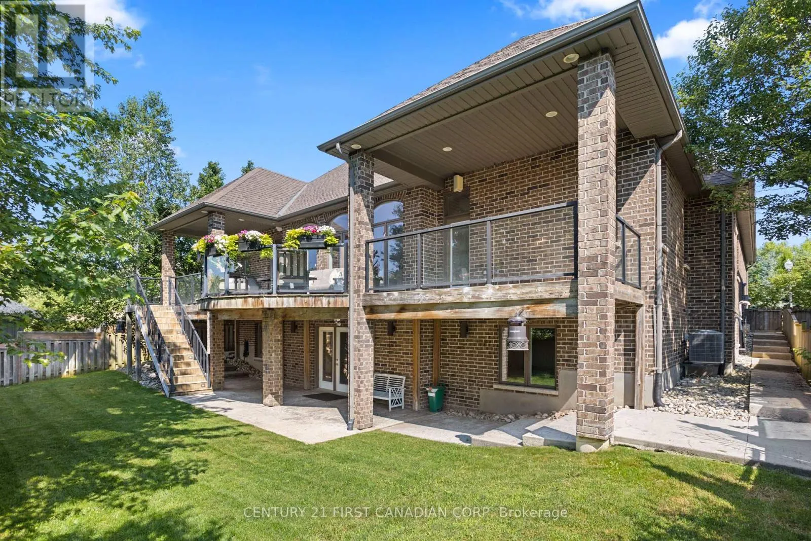 7071 CLAYTON WALK