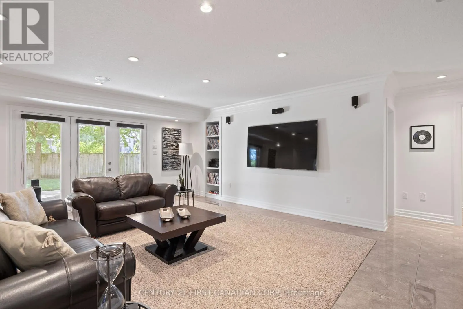 7071 CLAYTON WALK