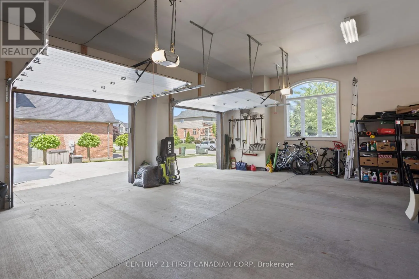 7071 CLAYTON WALK