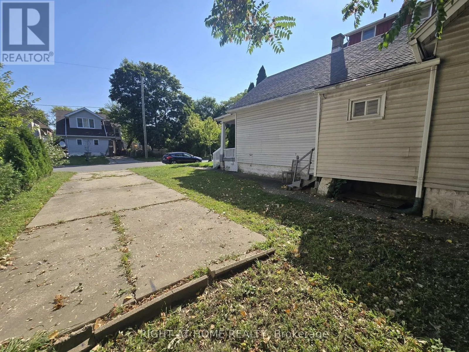939 WELLINGTON STREET