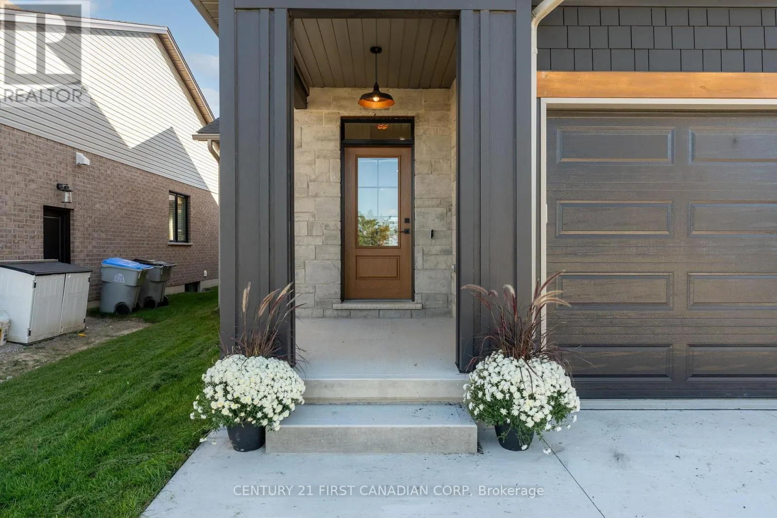 128 SCOTTS DRIVE