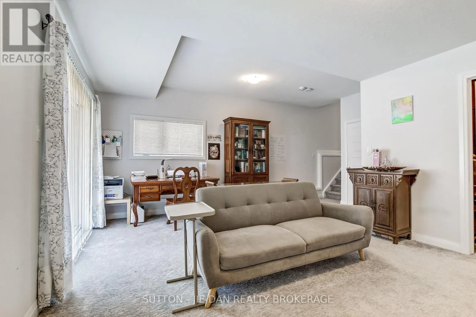 2 - 819 KLEINBURG DRIVE, #2