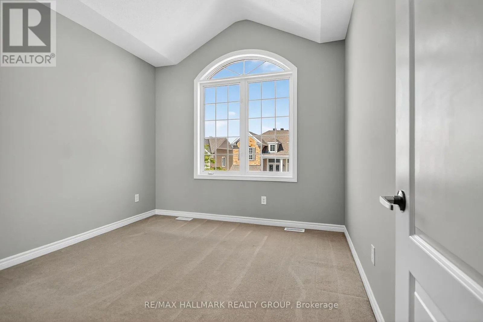 372 GALLANTRY WAY