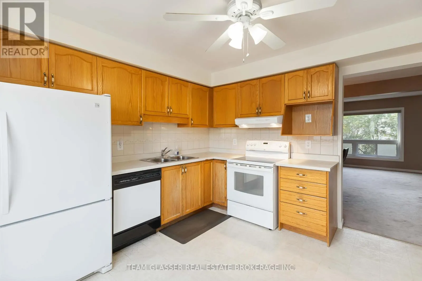 63 - 1990 WAVELL STREET, #63