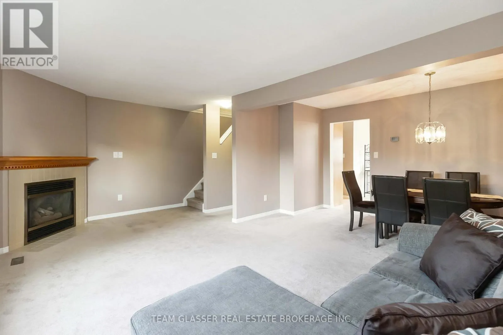 63 - 1990 WAVELL STREET, #63