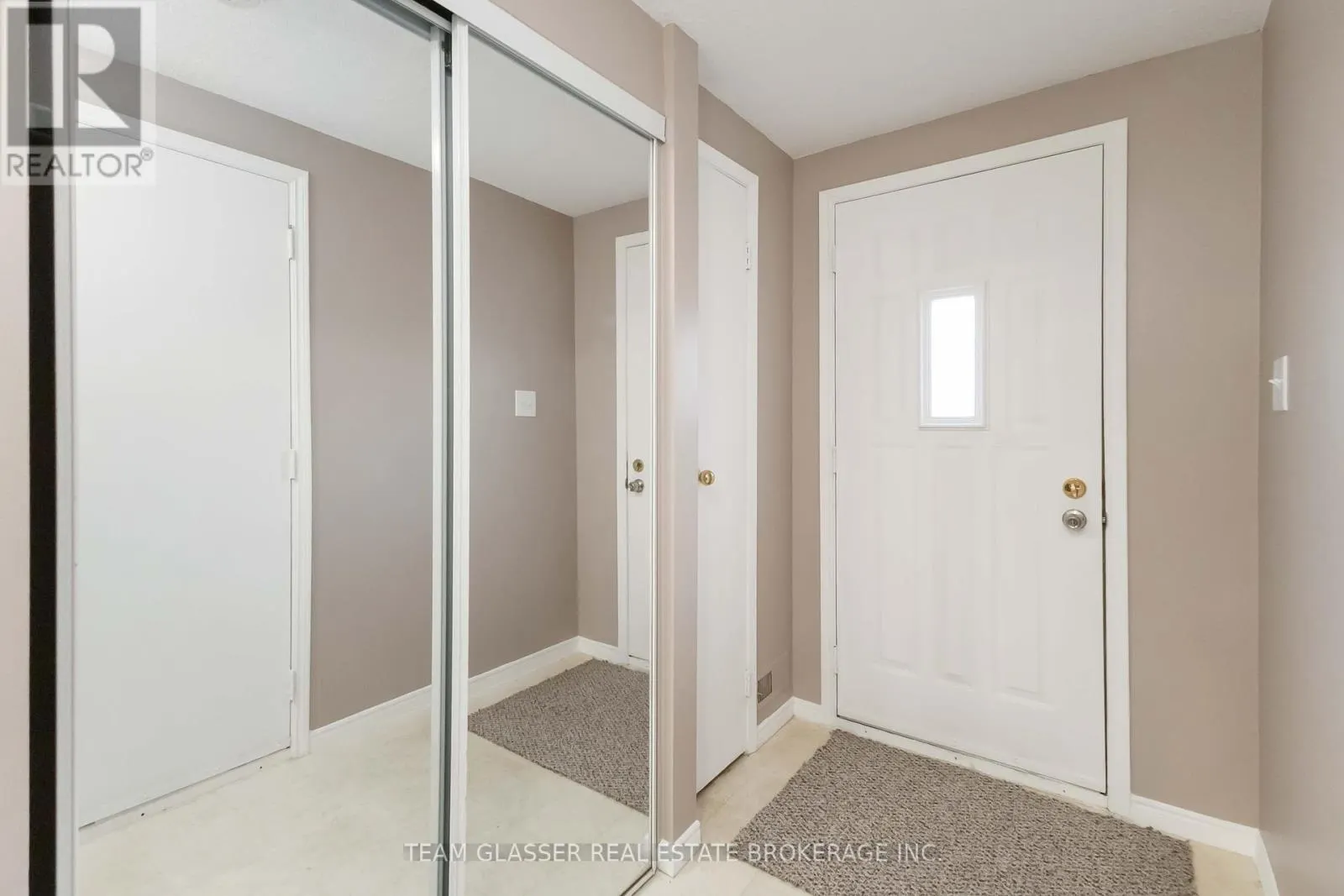 63 - 1990 WAVELL STREET, #63