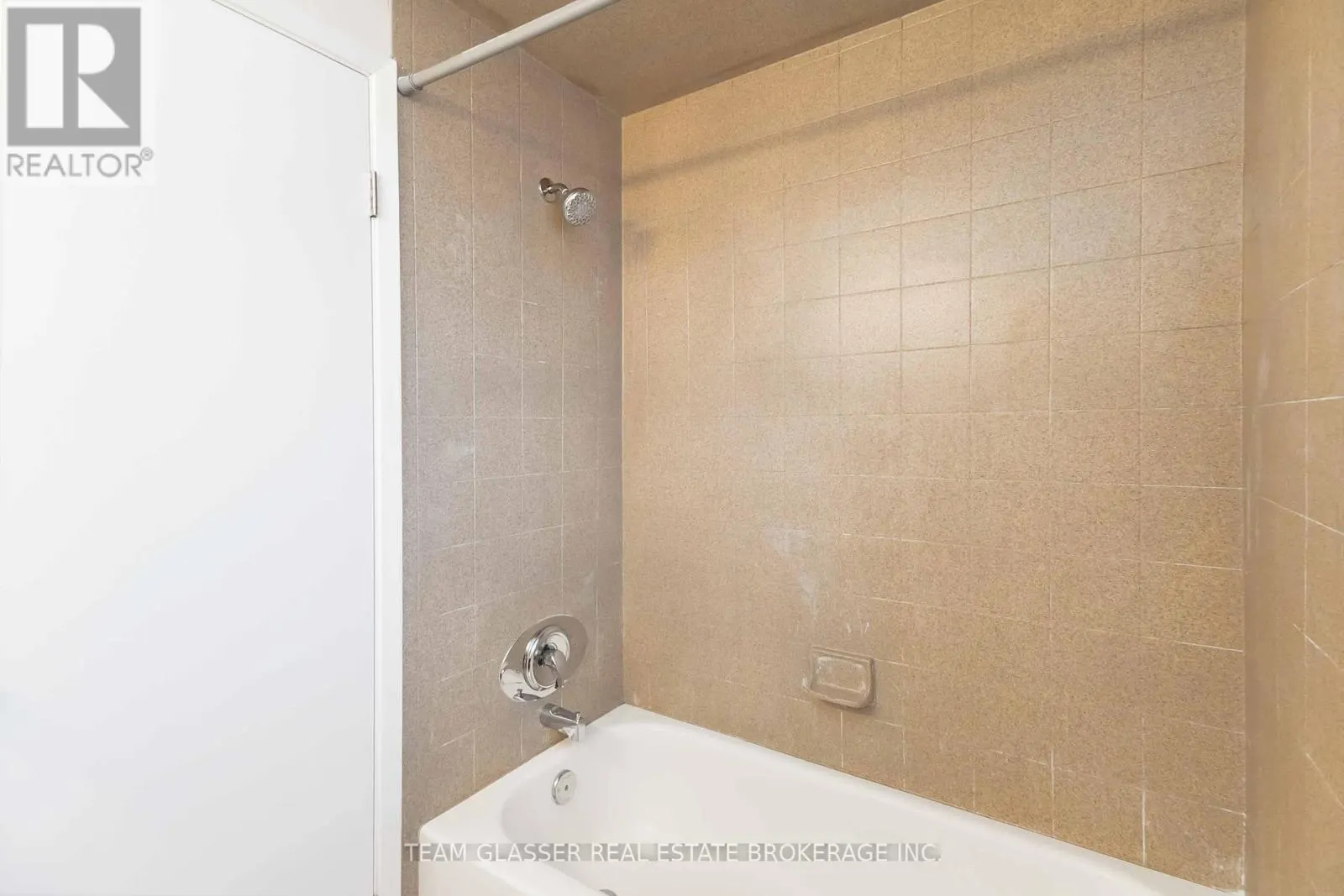 63 - 1990 WAVELL STREET, #63
