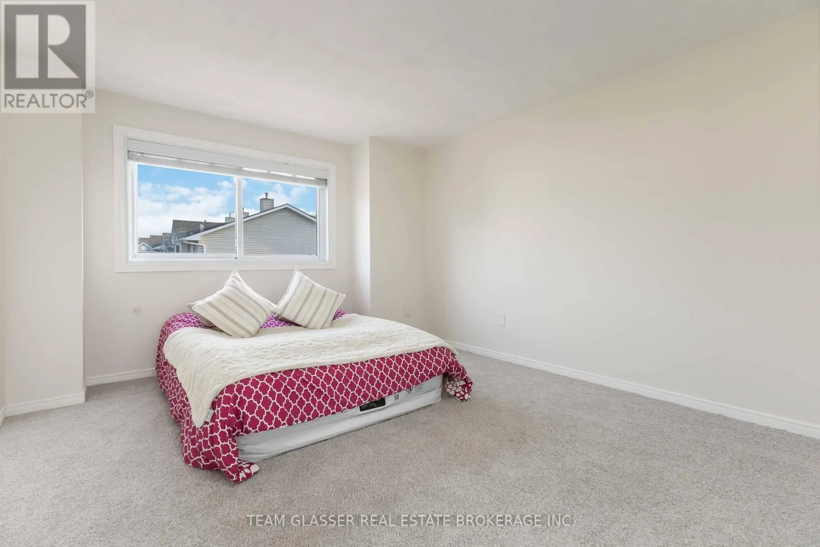 63 - 1990 WAVELL STREET, #63