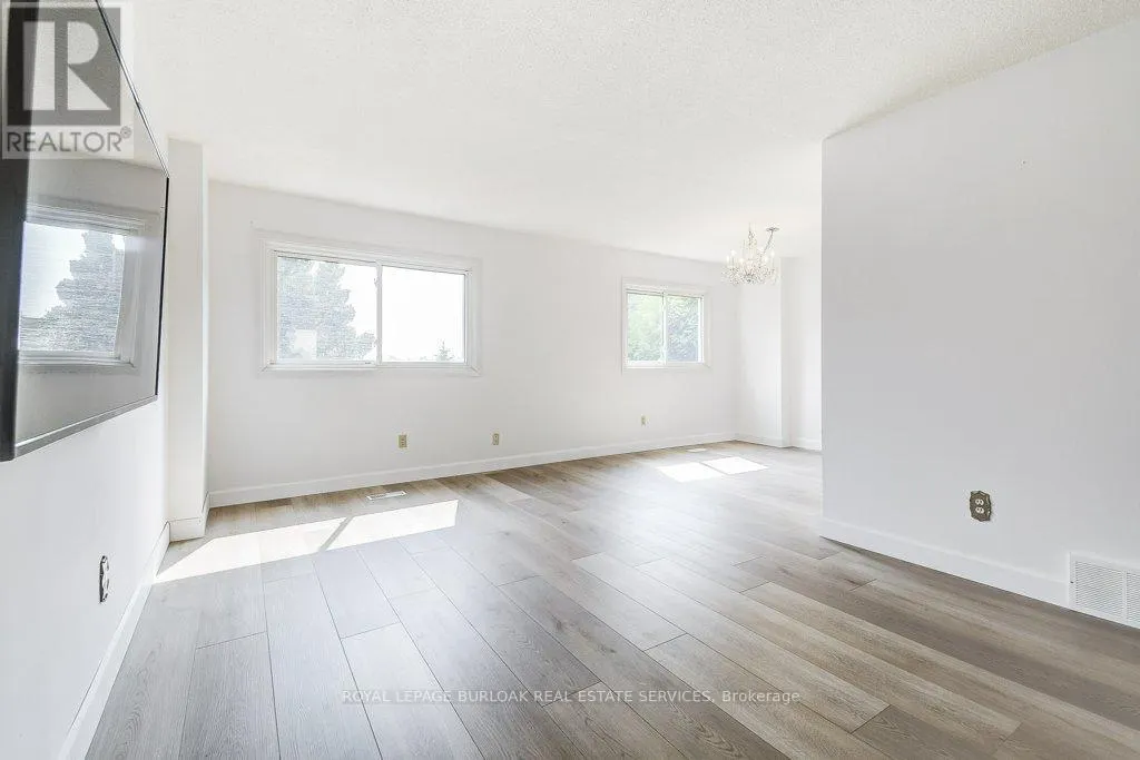 581 COLLEGE AVENUE W