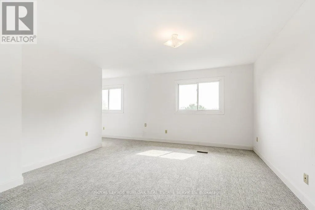 581 COLLEGE AVENUE W