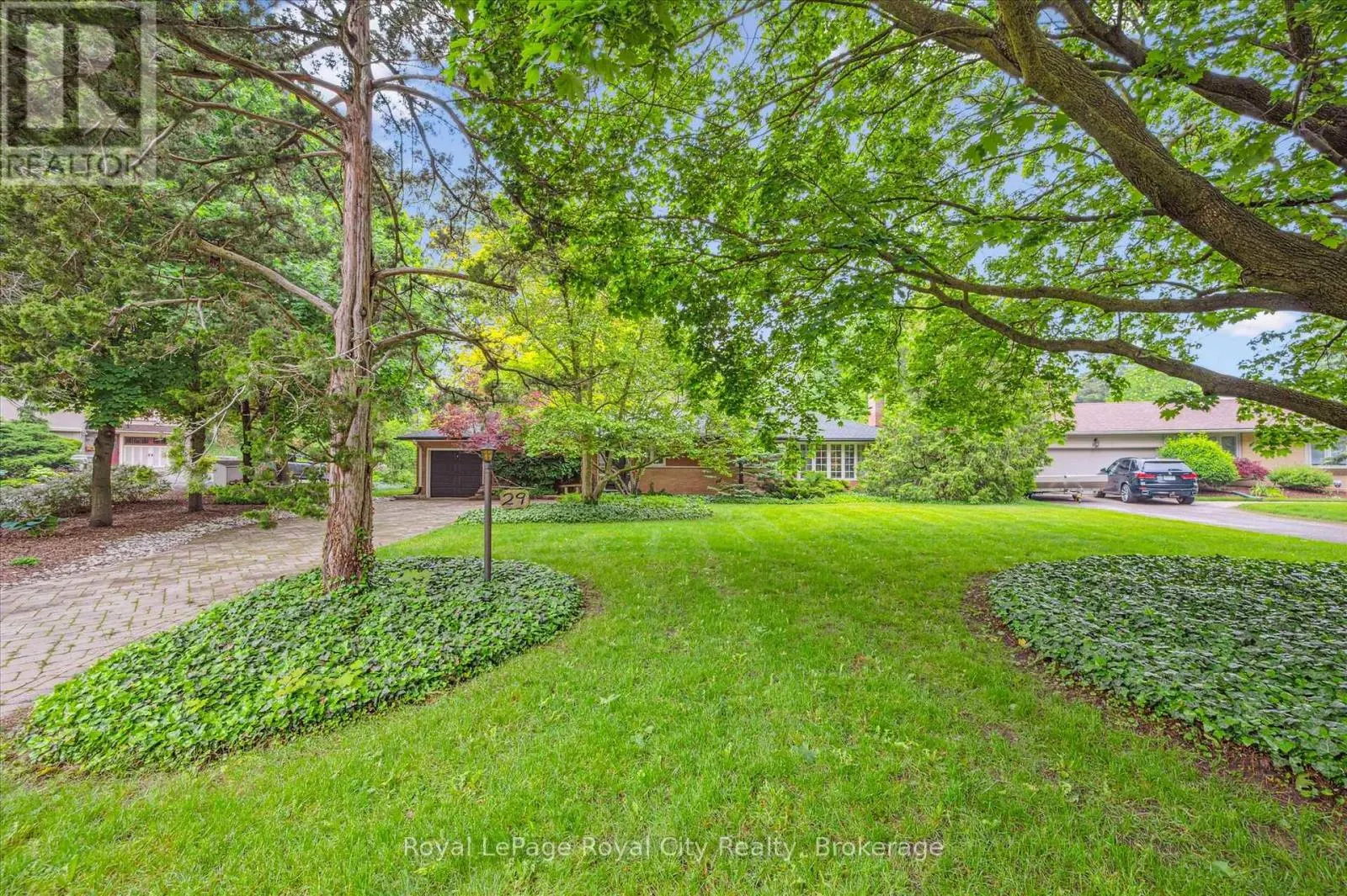 29 LYNWOOD PLACE
