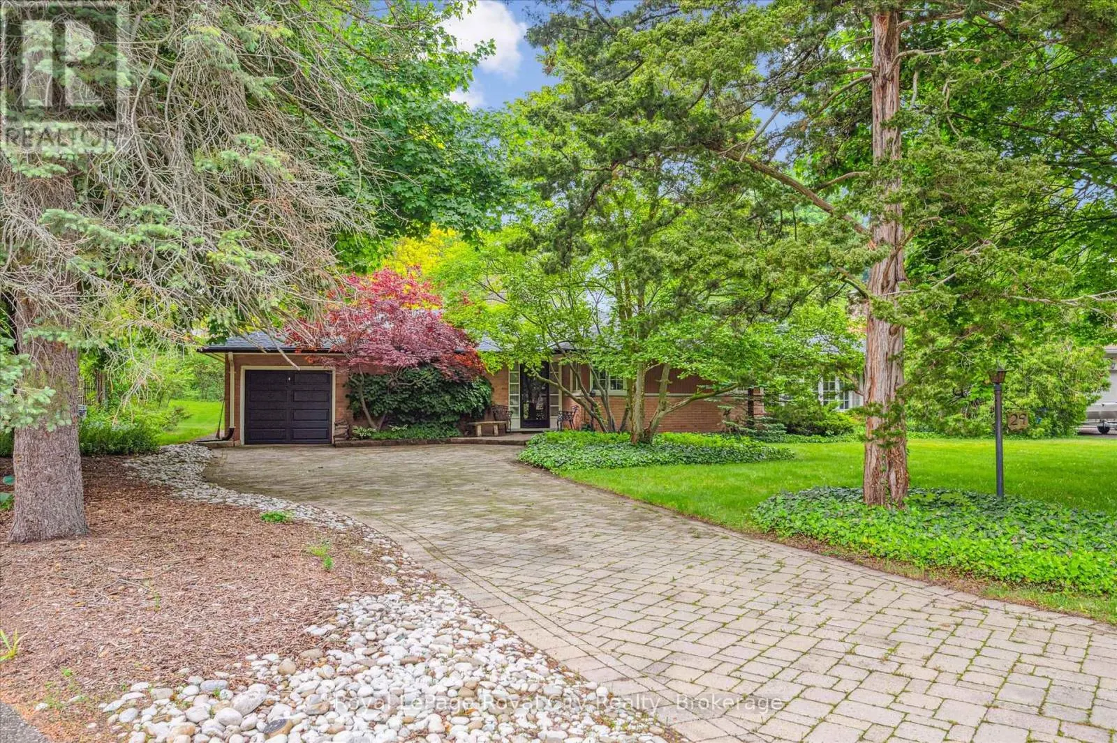 29 LYNWOOD PLACE