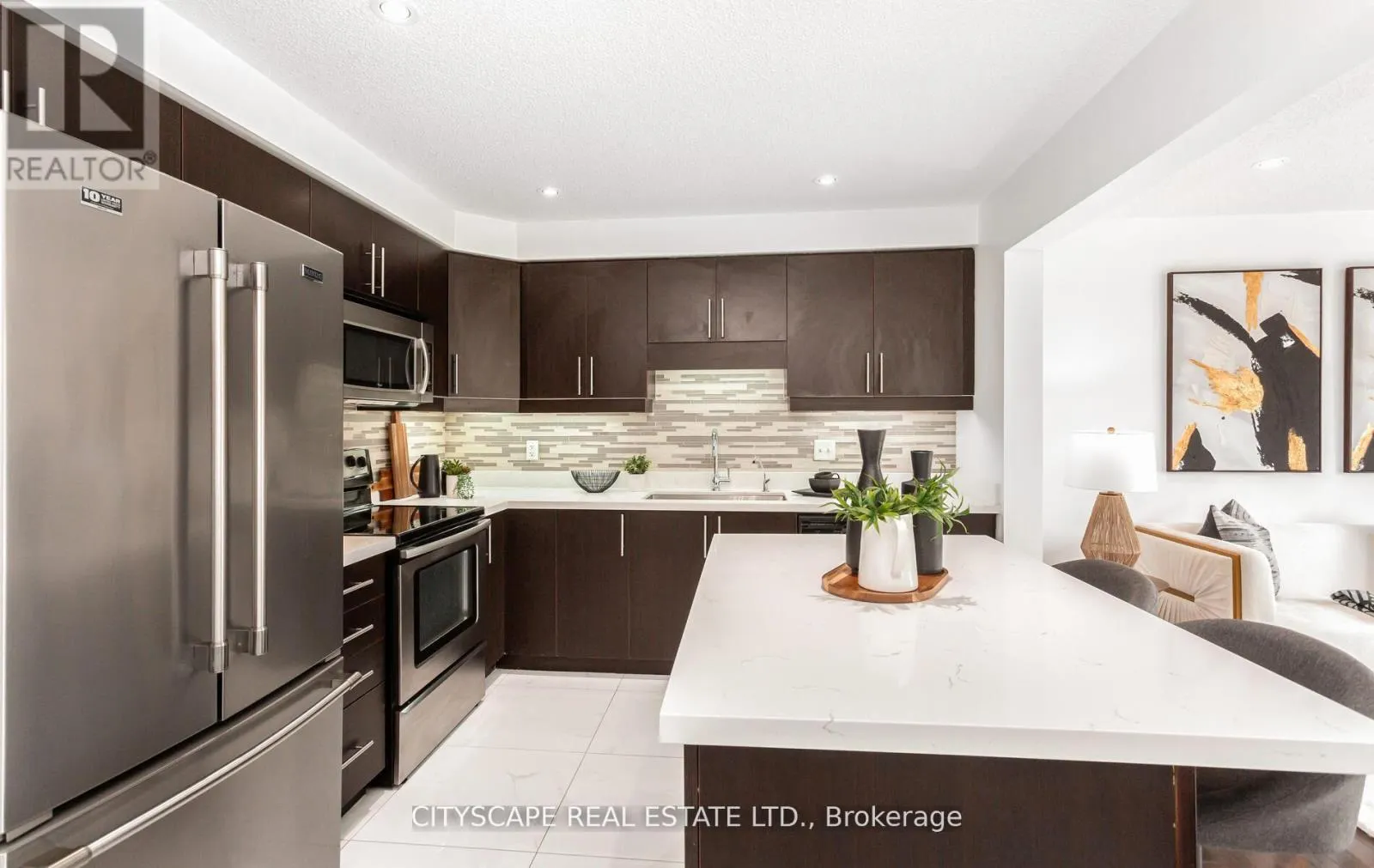 493 BEAUMONT CRESCENT