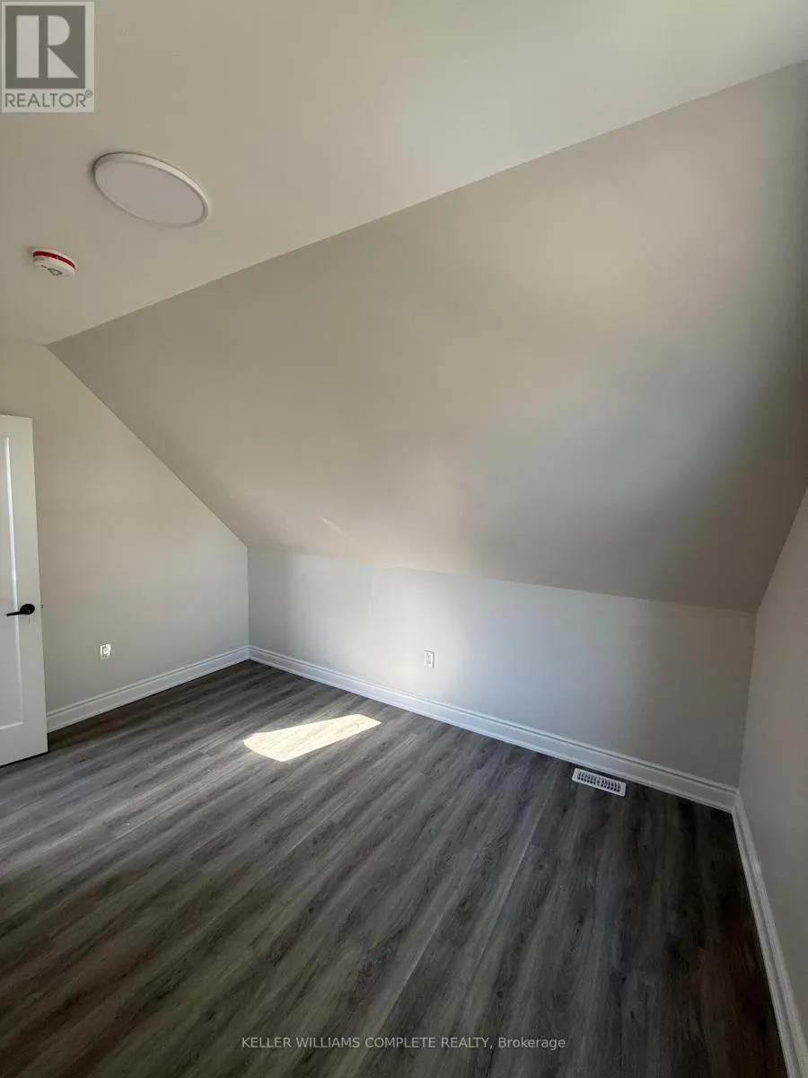 UPPER & ATTIC - 187 STIRTON STREET