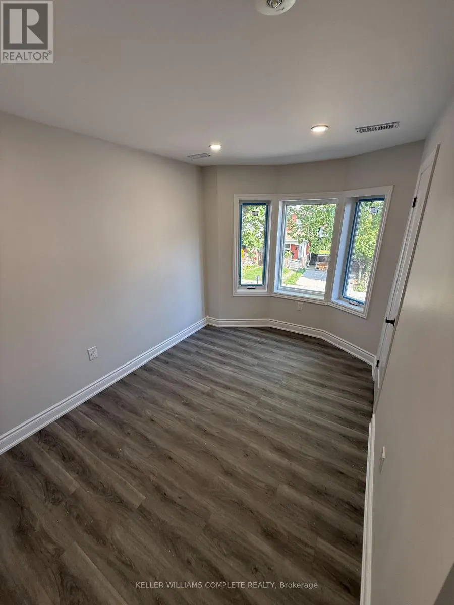 UPPER & ATTIC - 187 STIRTON STREET