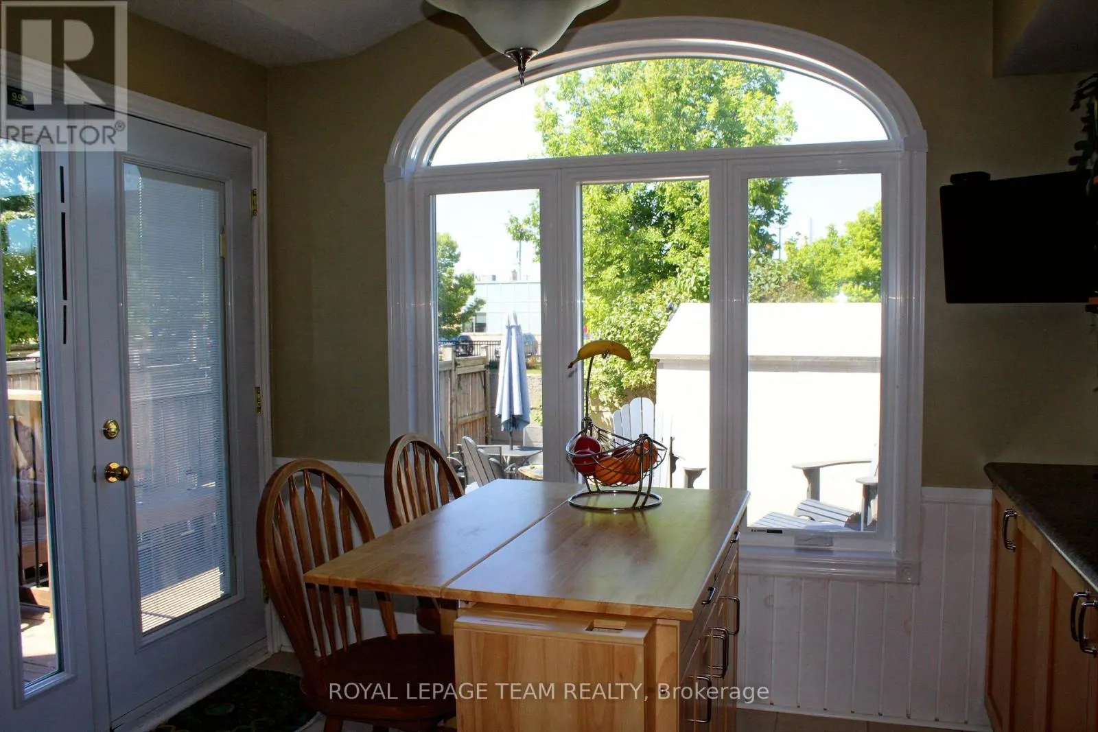 19 LOCHELAND CRESCENT