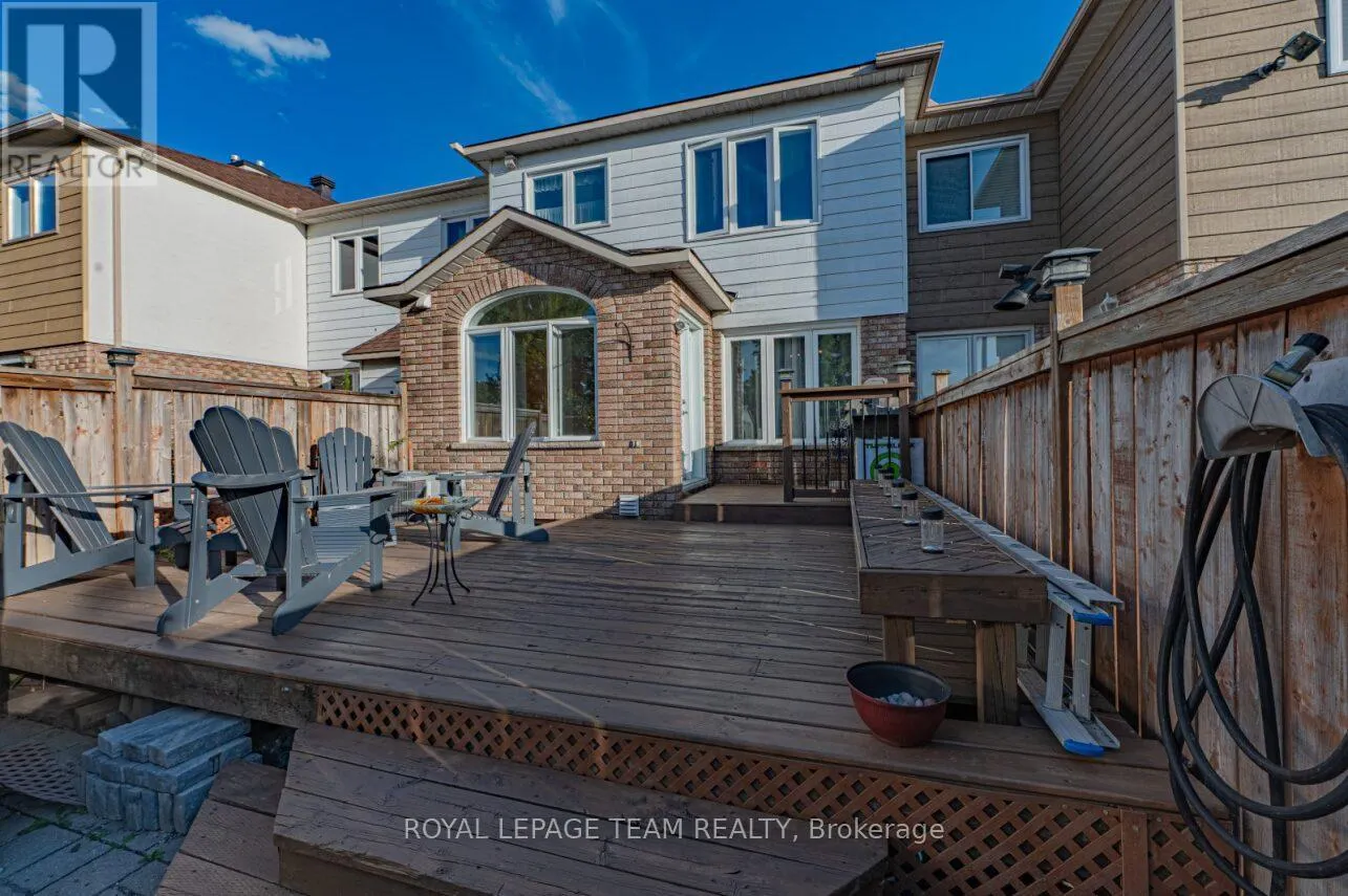 19 LOCHELAND CRESCENT
