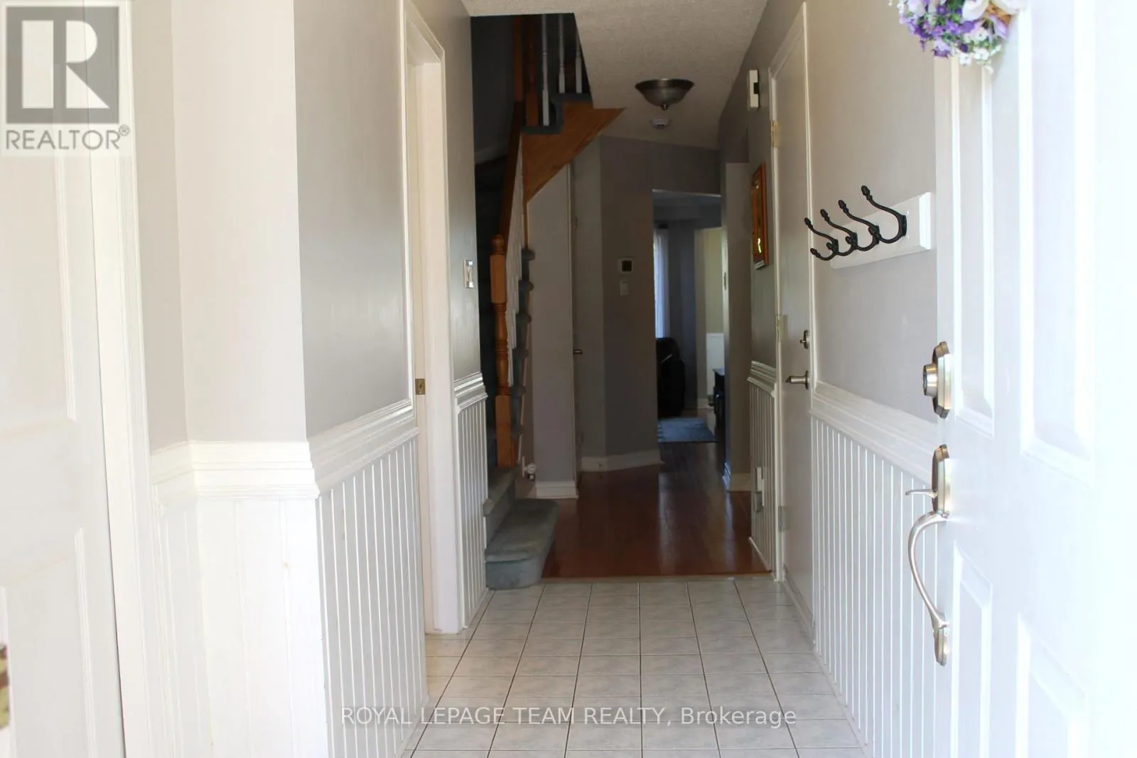 19 LOCHELAND CRESCENT