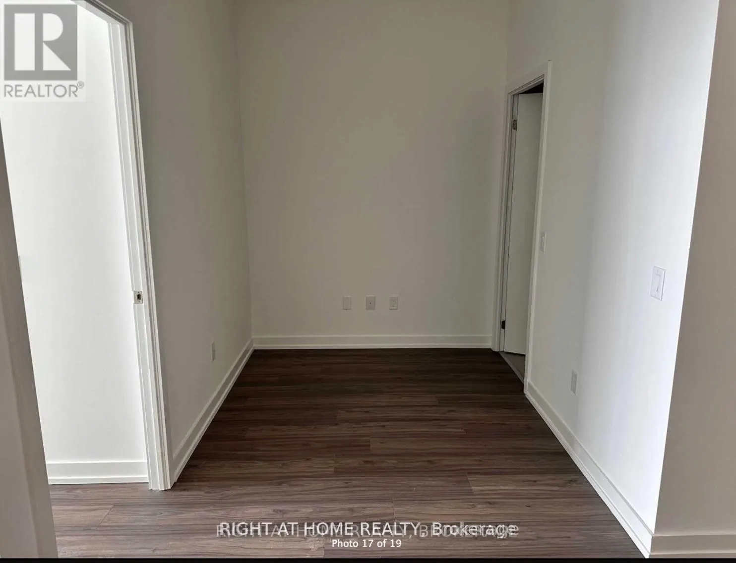 415 - 55 DUKE STREET W