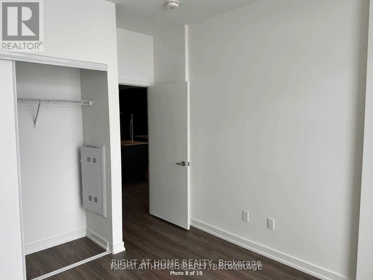415 - 55 DUKE STREET W