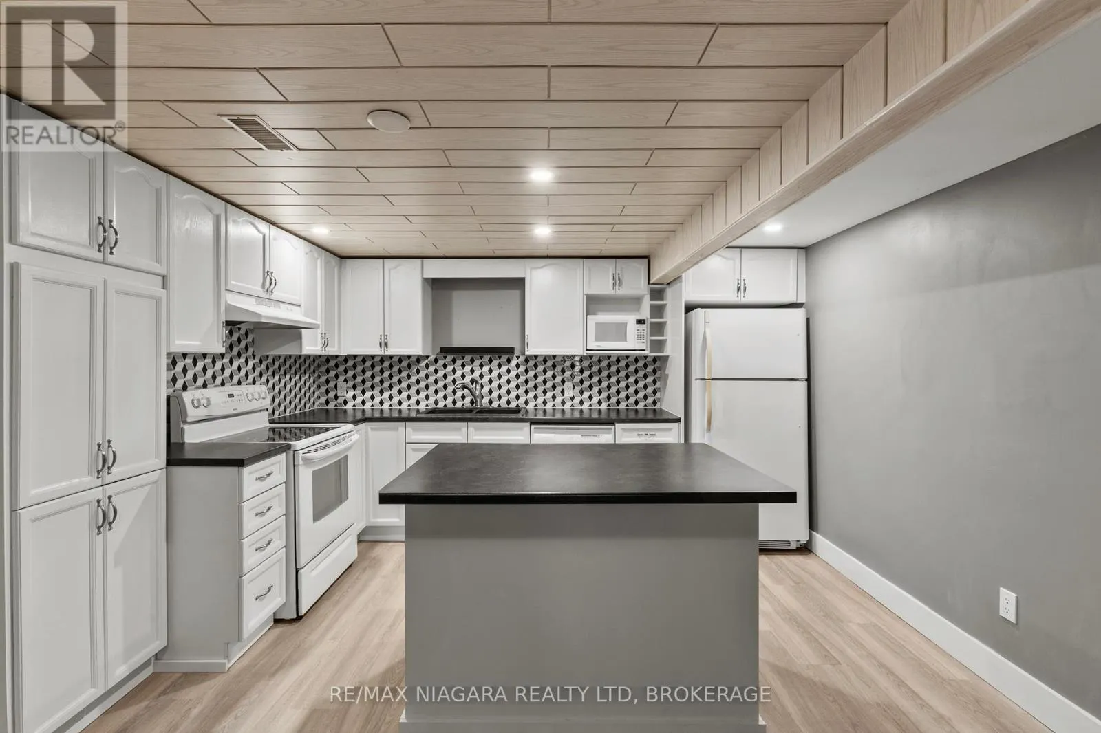294 LAKESHORE ROAD