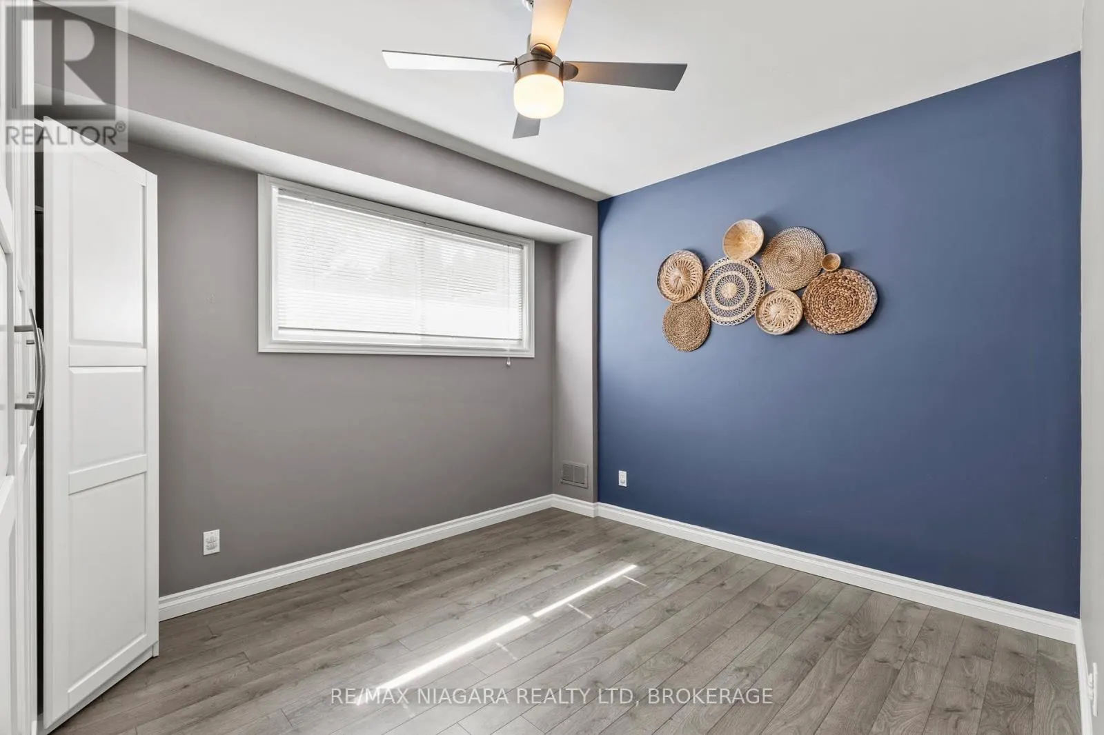294 LAKESHORE ROAD