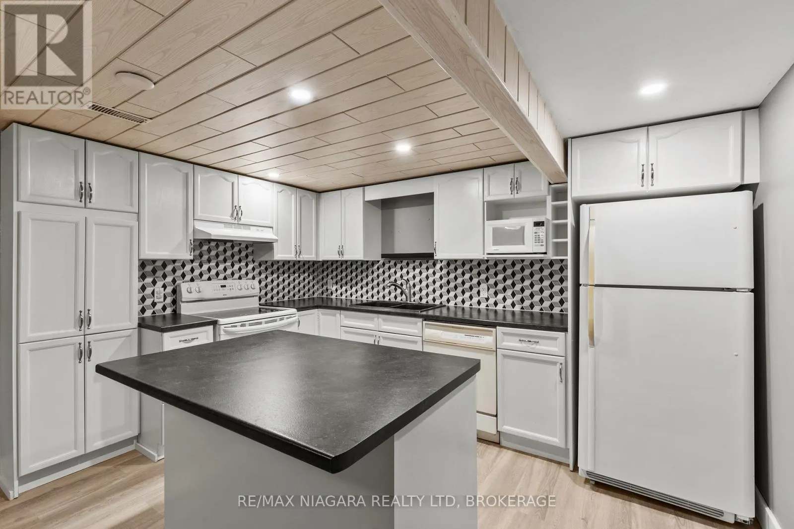 294 LAKESHORE ROAD