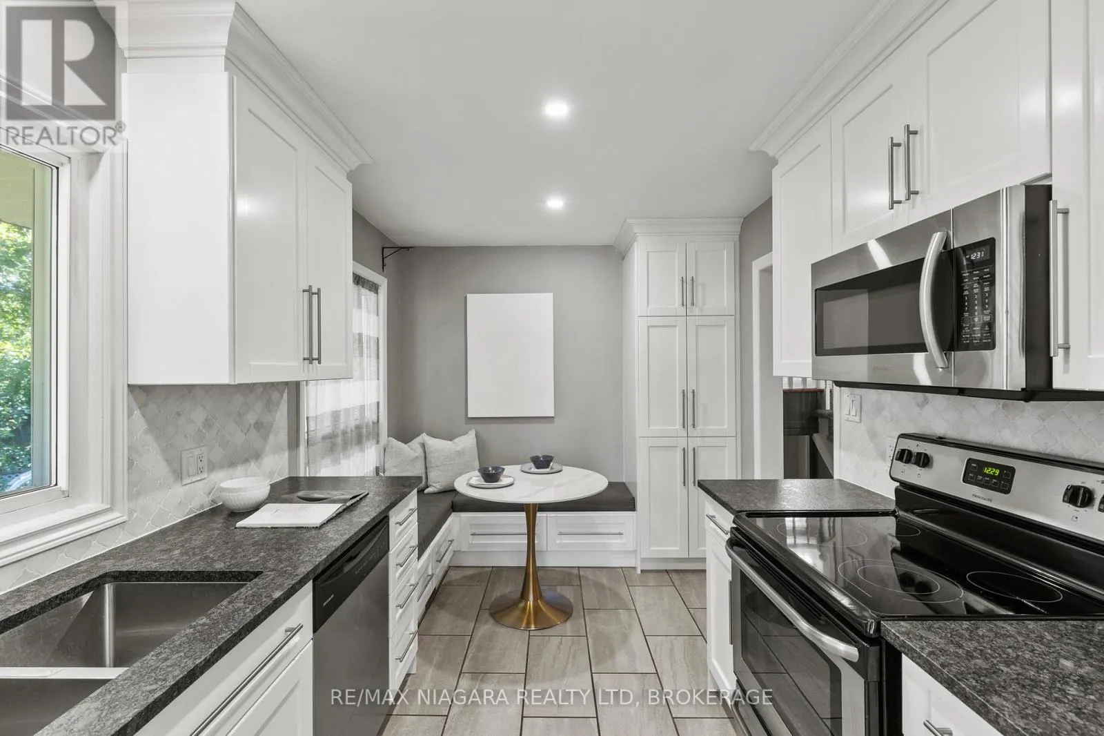 294 LAKESHORE ROAD