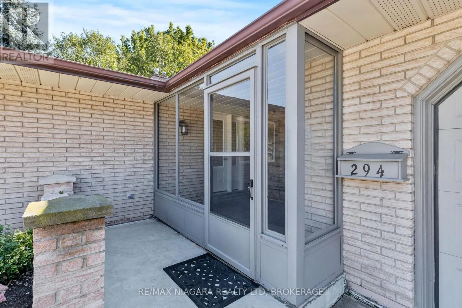 294 LAKESHORE ROAD