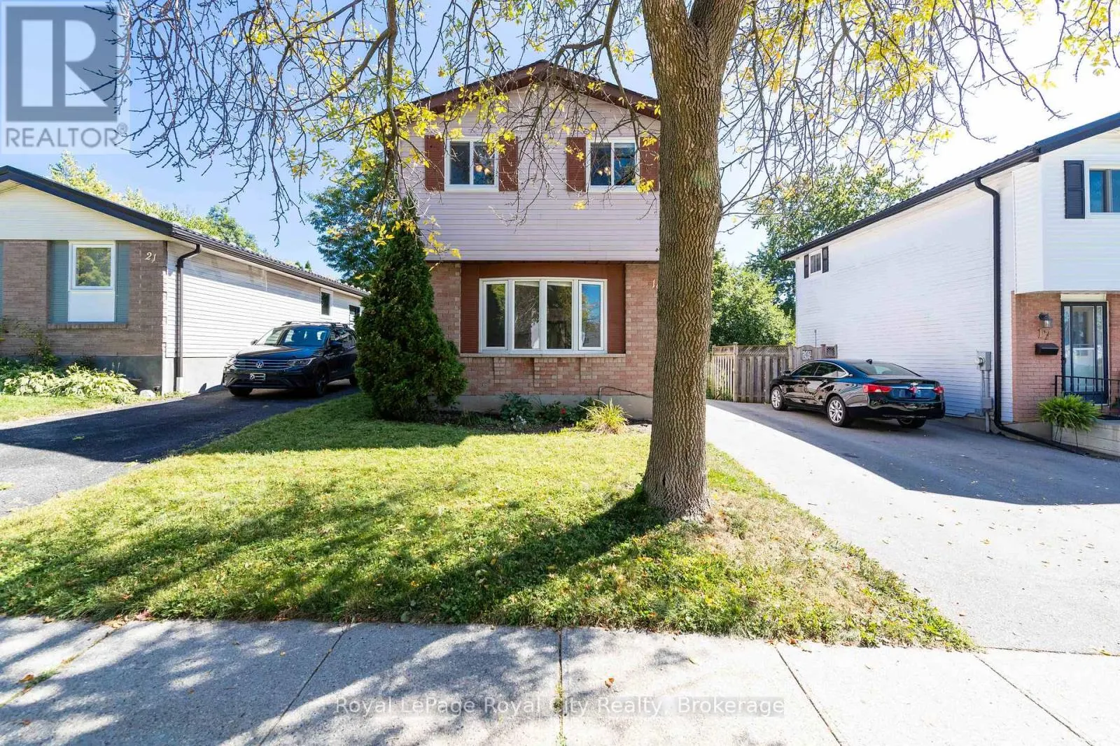 19 LEACOCK AVENUE