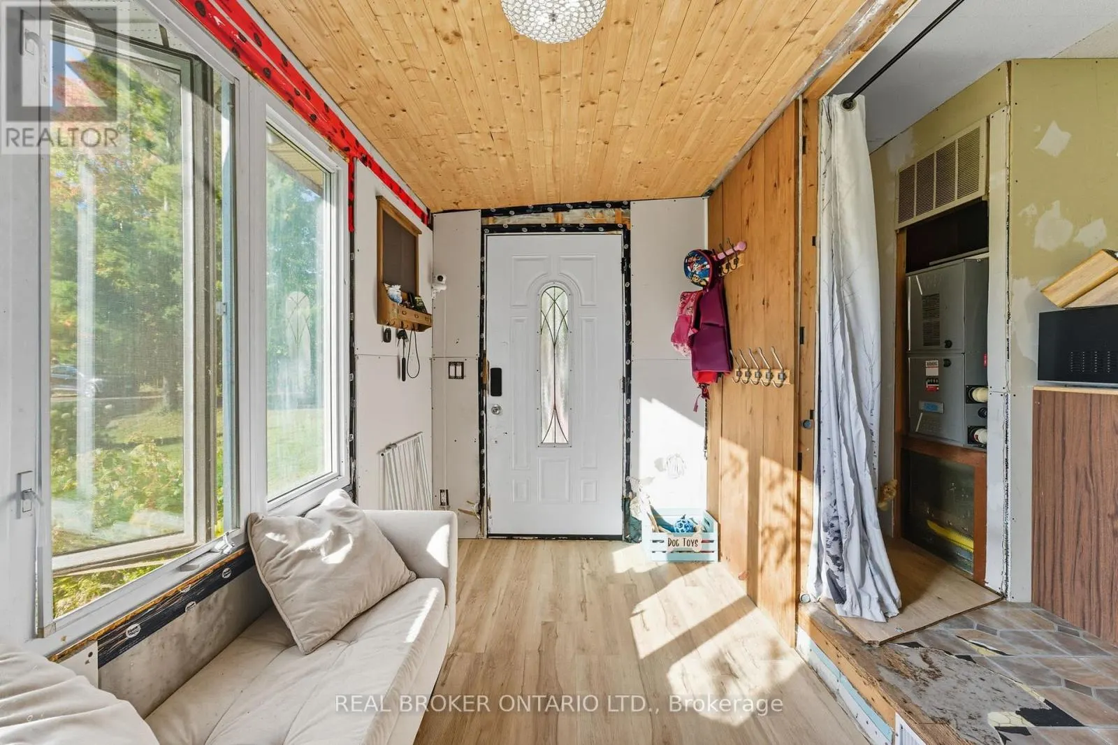 1011 WHITNEY ROAD