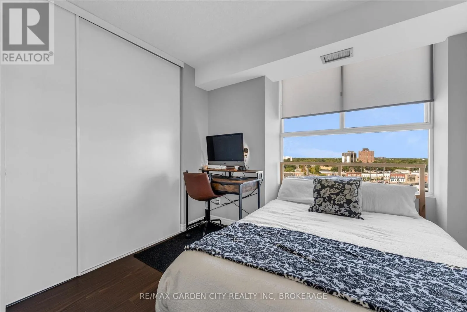 1111 - 7 GALE CRESCENT, #1111