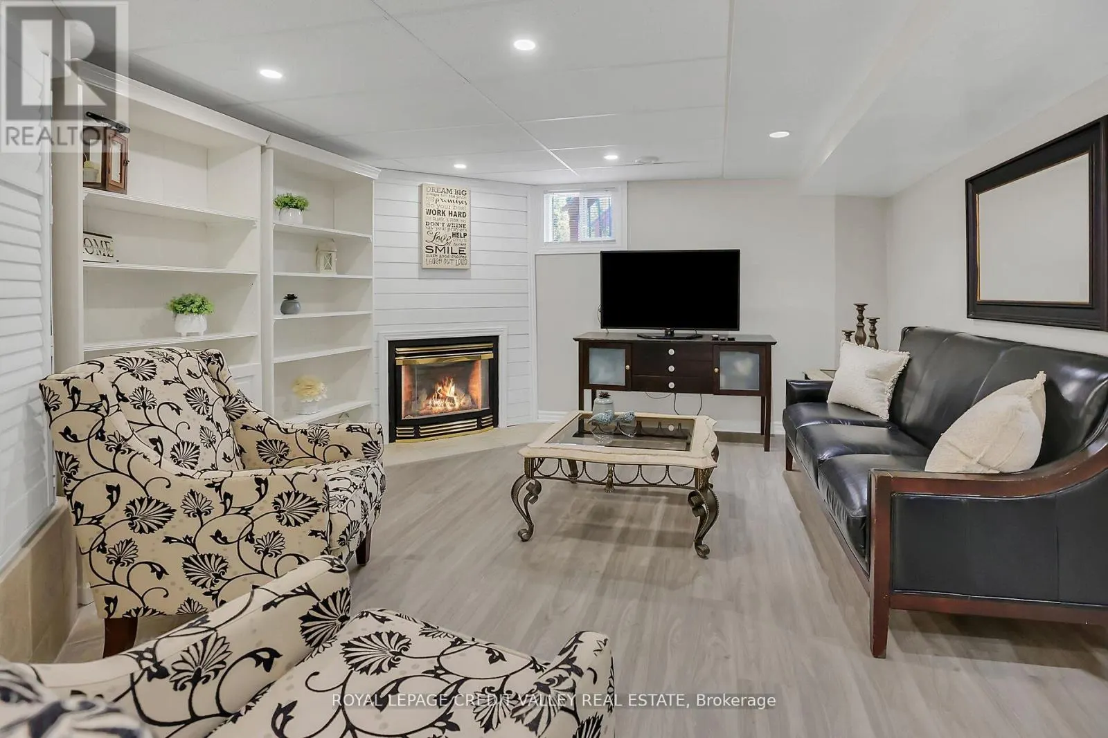 11 JEFFERSON COURT W