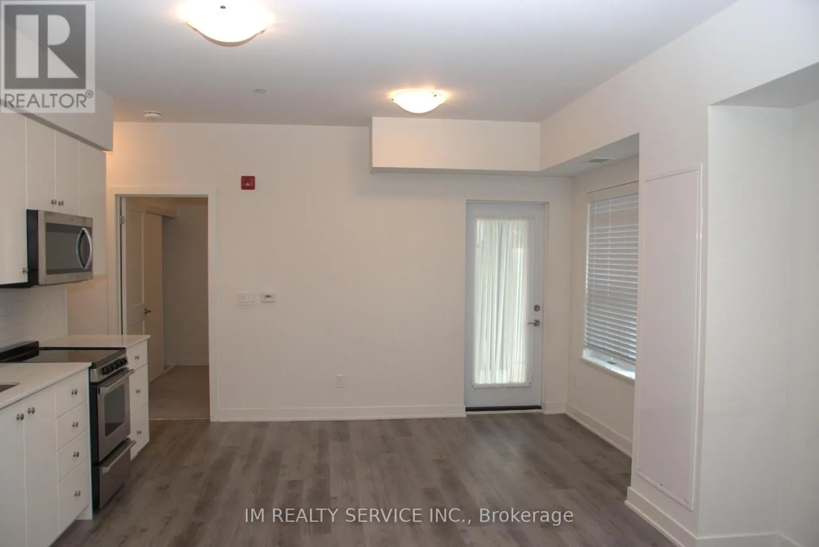 2 - 110 FERGUS AVENUE