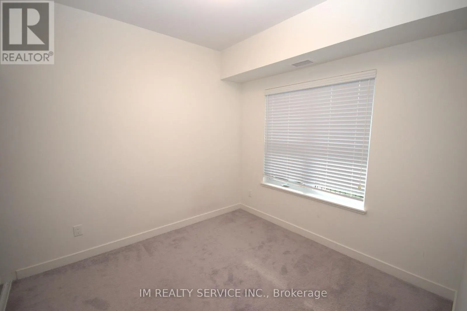 2 - 110 FERGUS AVENUE