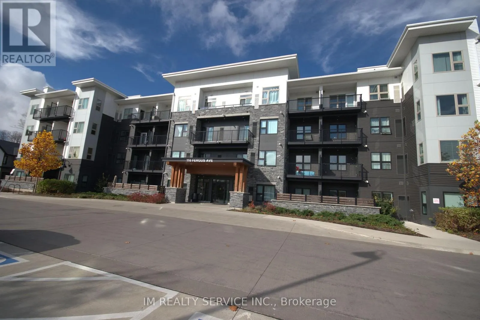 2 - 110 FERGUS AVENUE