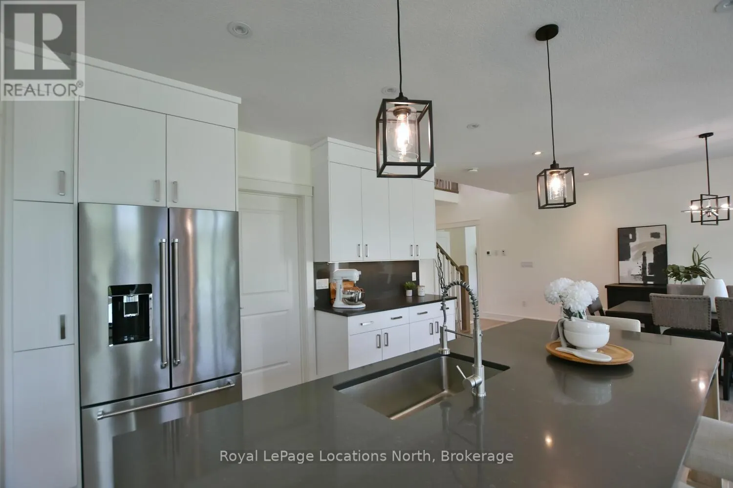 216 SNOWBERRY LANE