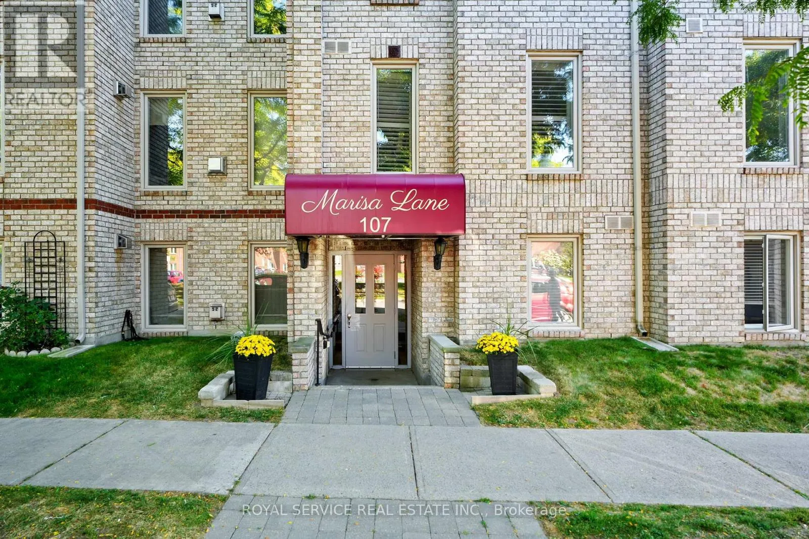 303 - 107 MARISSA LANE, #303
