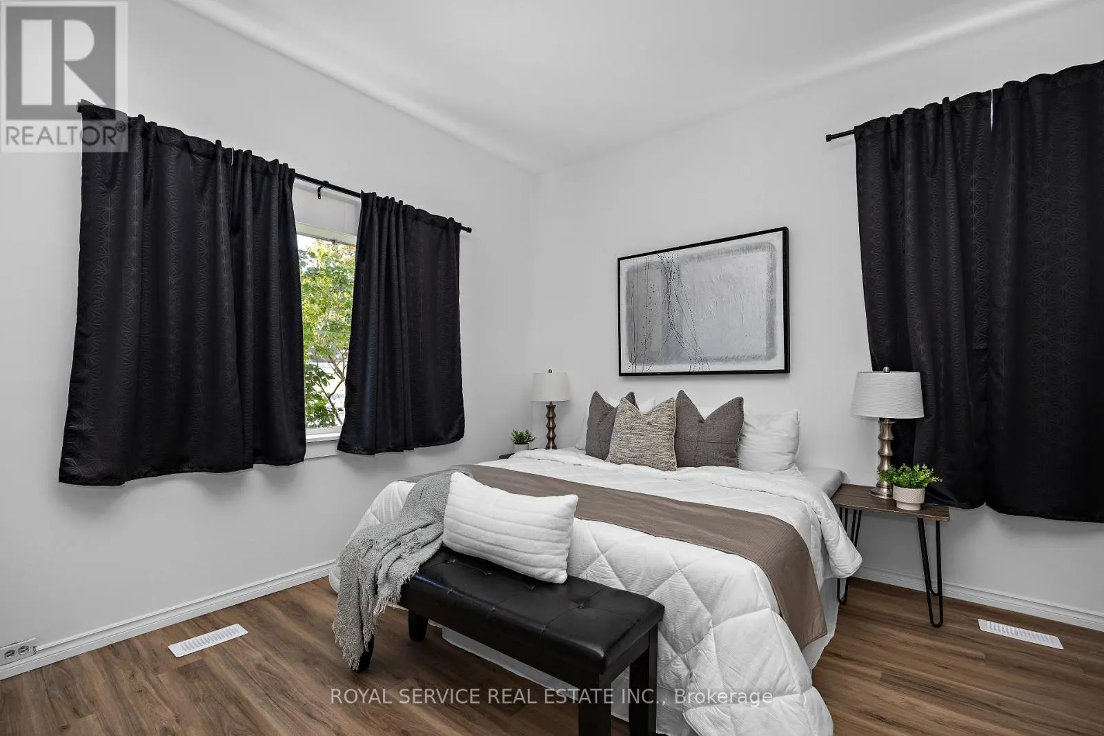 73 KING STREET W