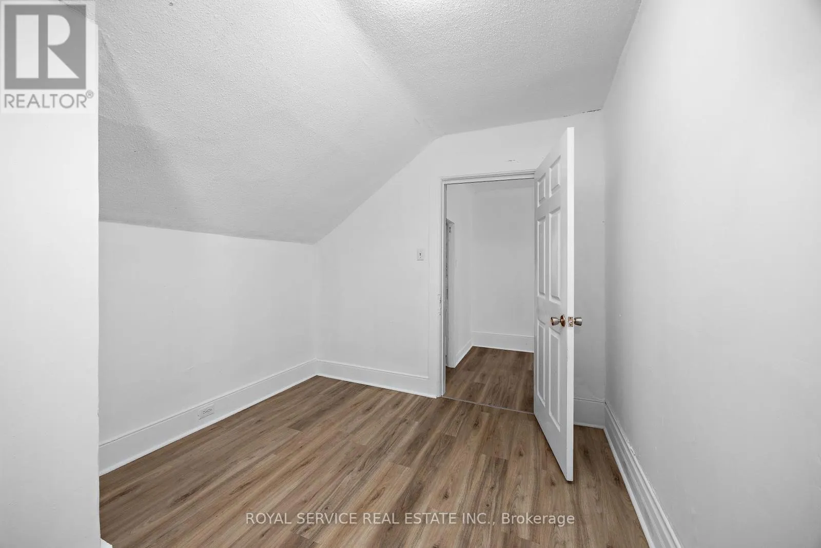 73 KING STREET W