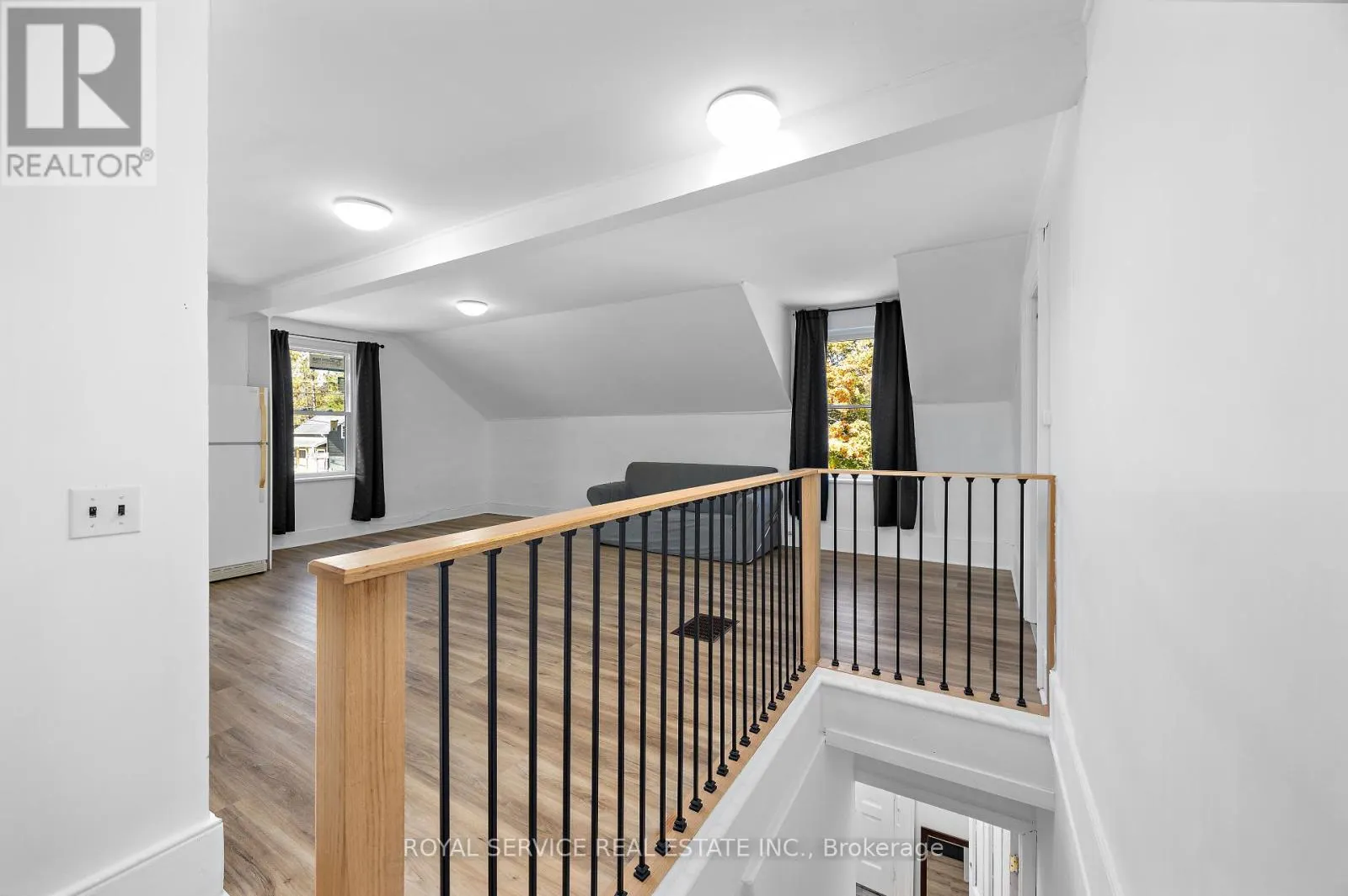 73 KING STREET W