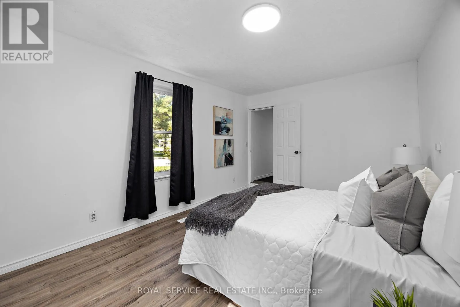 73 KING STREET W