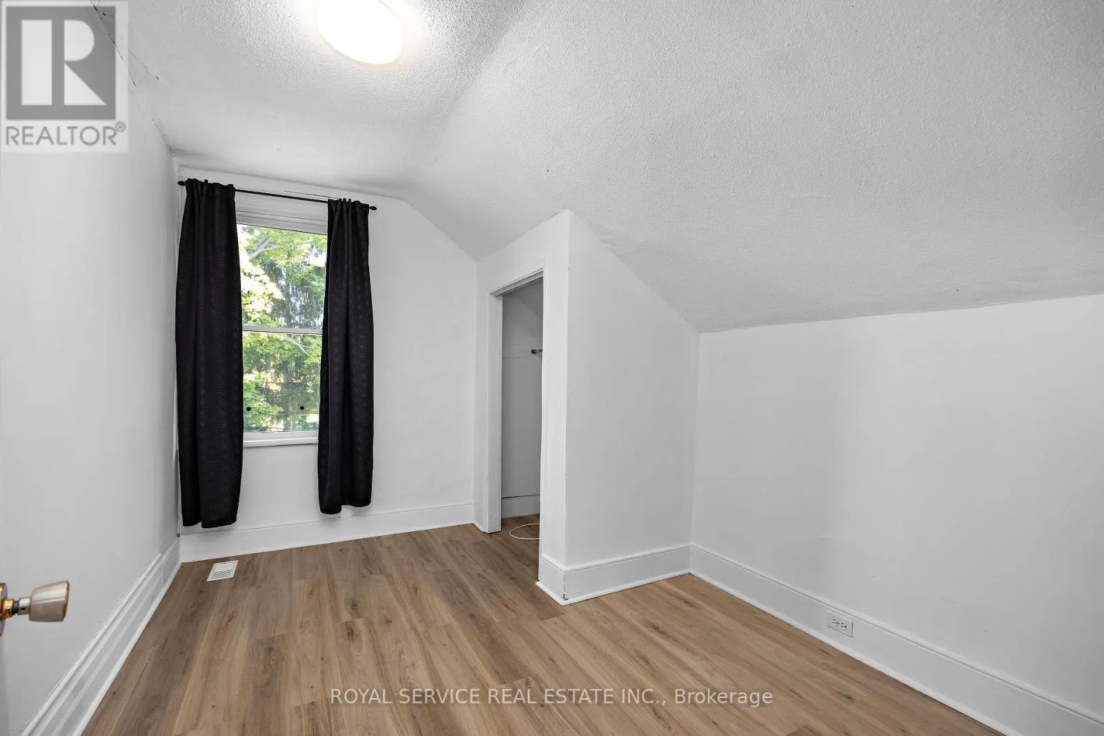73 KING STREET W