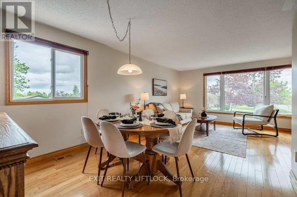 38 CLEARVIEW COURT