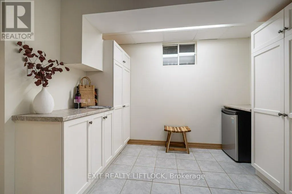38 CLEARVIEW COURT