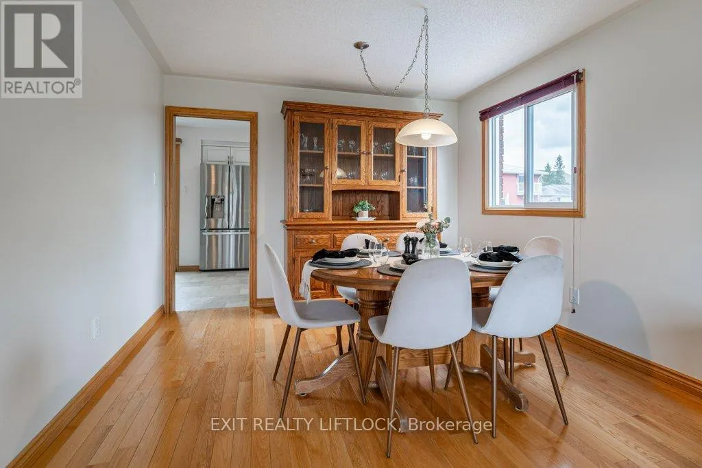 38 CLEARVIEW COURT