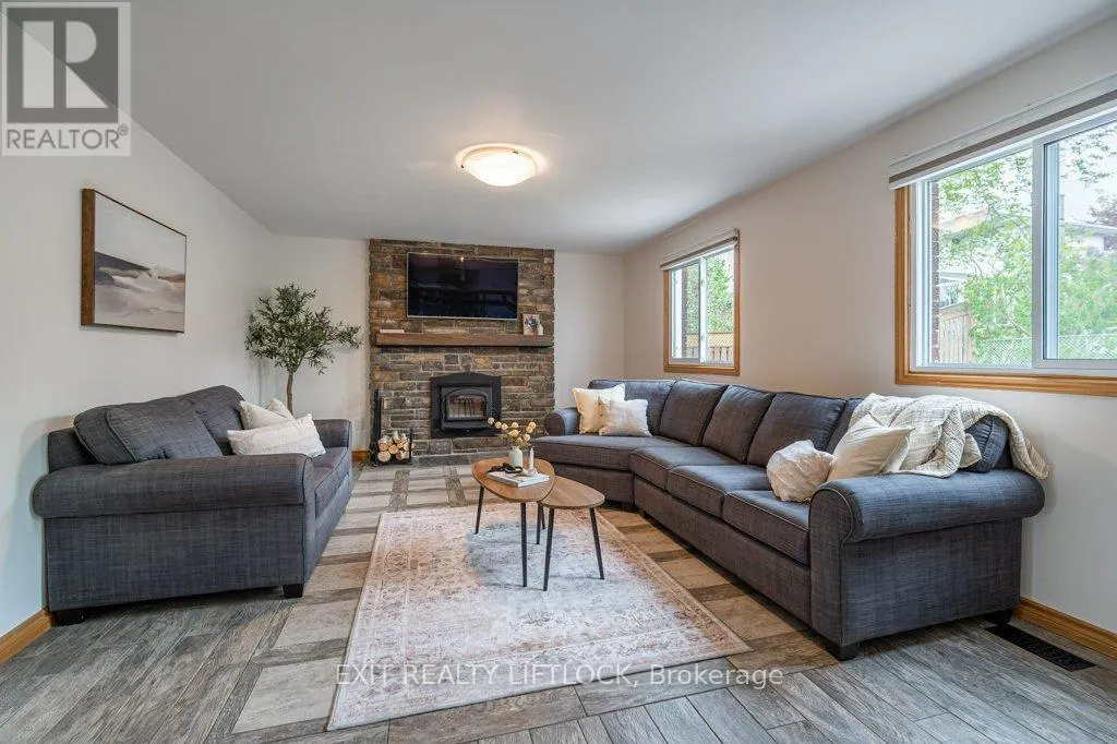 38 CLEARVIEW COURT