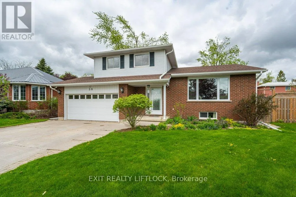 38 CLEARVIEW COURT