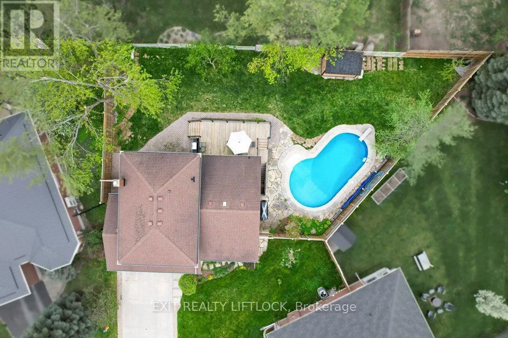 38 CLEARVIEW COURT