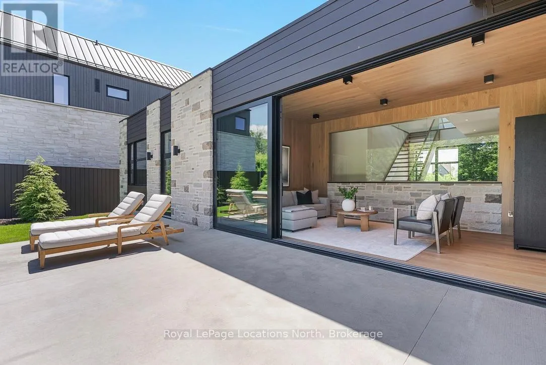 104 MARYWARD CRESCENT